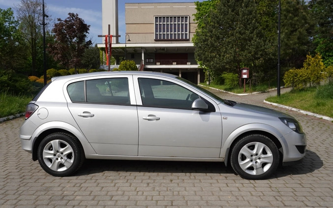 Opel Astra cena 9999 przebieg: 341000, rok produkcji 2010 z Katowice małe 631